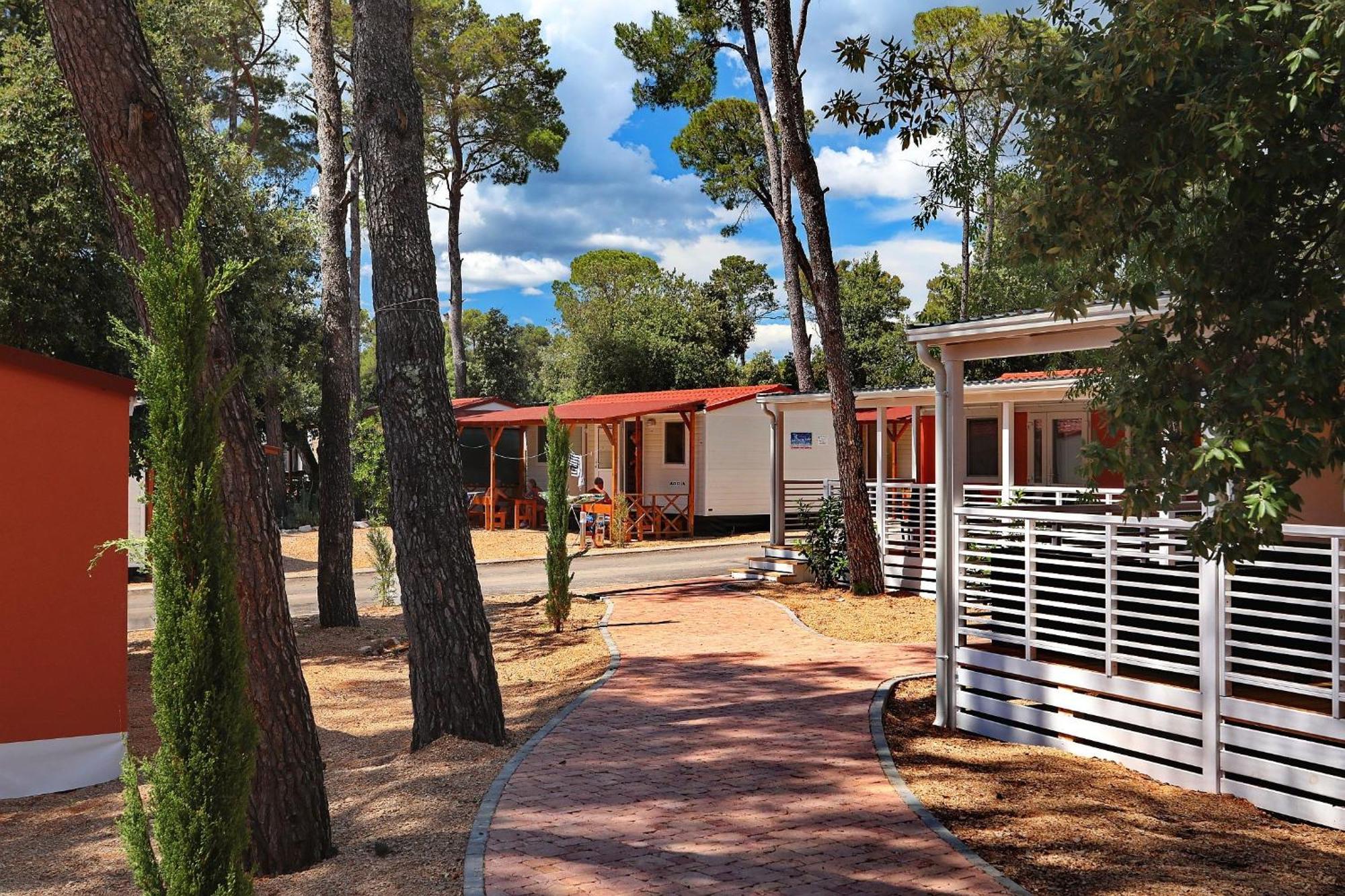 Camping Park Soline Mobile Homes Biograd Na Moru Buitenkant foto