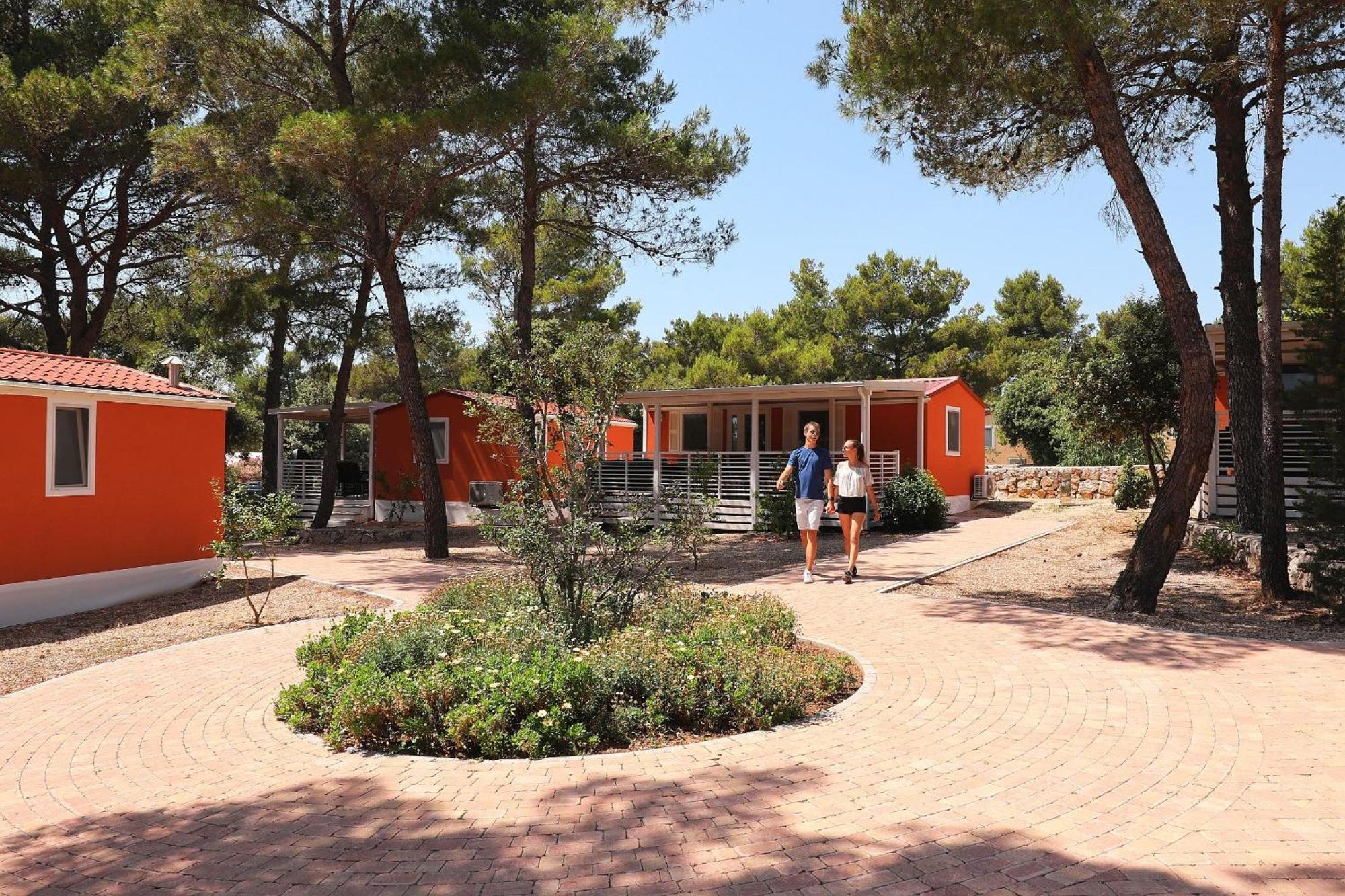 Camping Park Soline Mobile Homes Biograd Na Moru Buitenkant foto